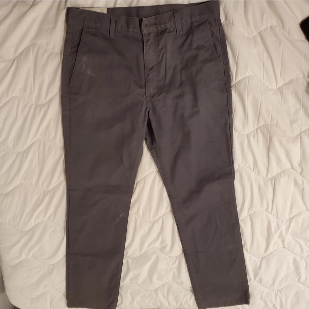Levi's Men's Charcoal Chinos